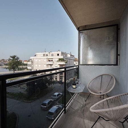 Sunny Side Apartment โตรกีร์ ภายนอก รูปภาพ