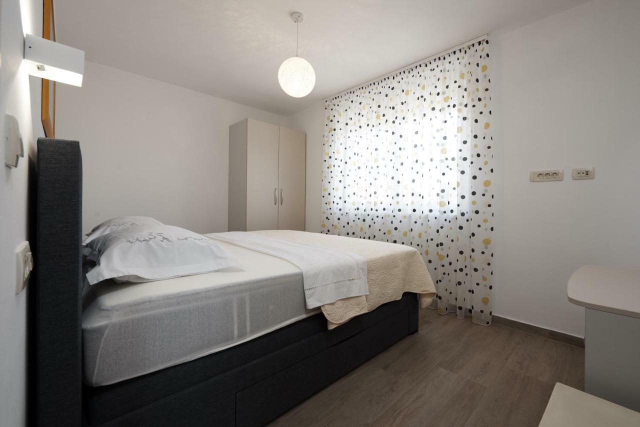 Sunny Side Apartment โตรกีร์ ภายนอก รูปภาพ