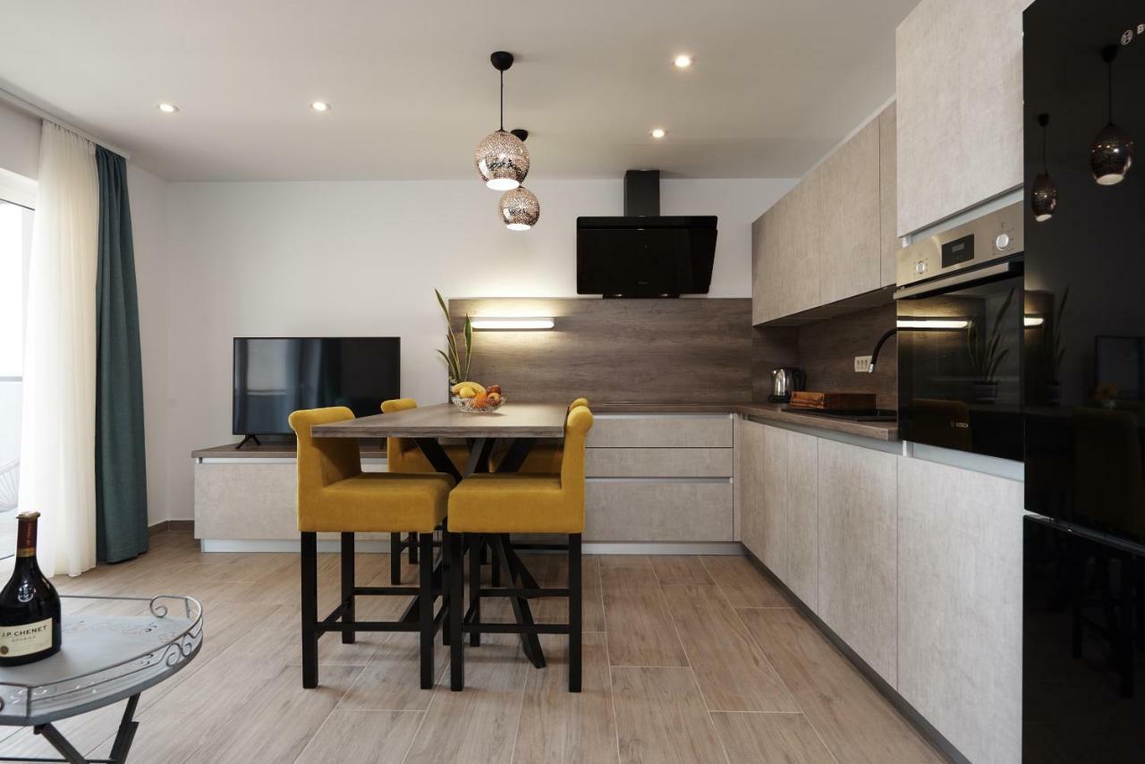 Sunny Side Apartment โตรกีร์ ภายนอก รูปภาพ