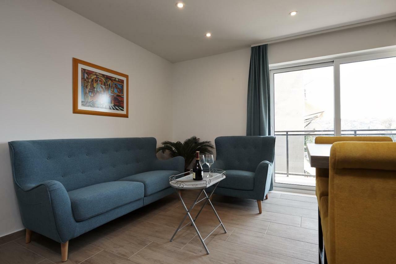 Sunny Side Apartment โตรกีร์ ภายนอก รูปภาพ