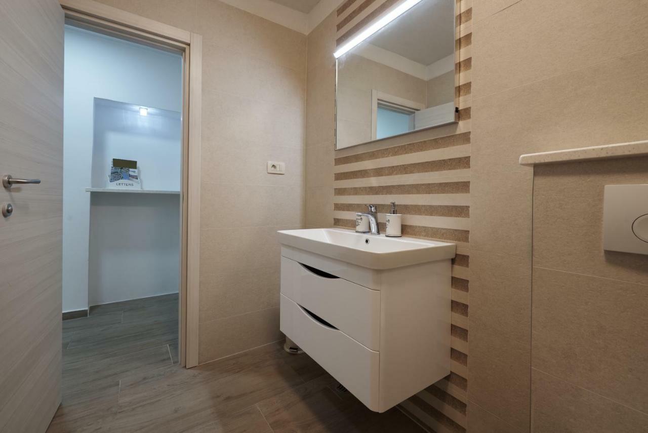 Sunny Side Apartment โตรกีร์ ภายนอก รูปภาพ