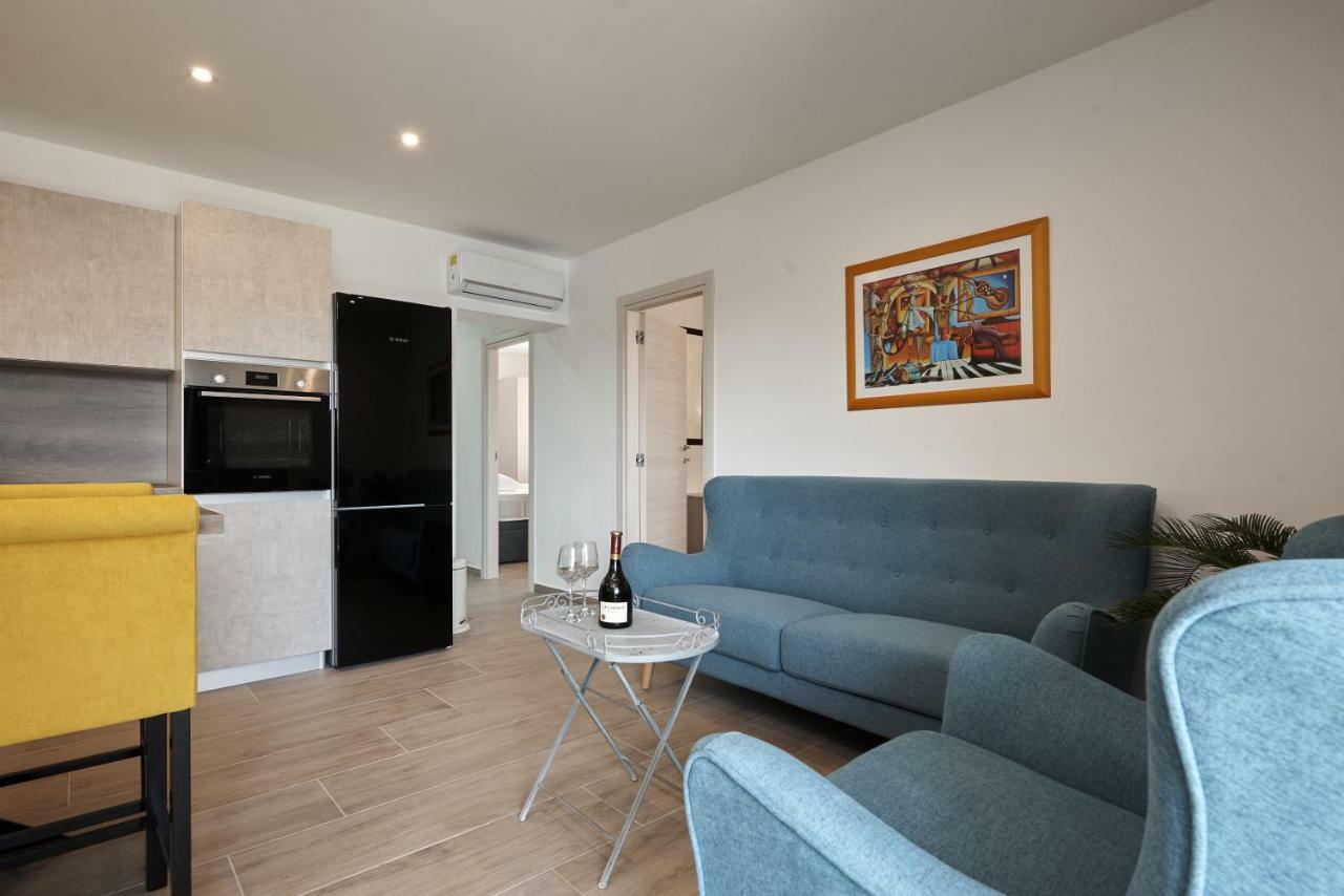 Sunny Side Apartment โตรกีร์ ภายนอก รูปภาพ
