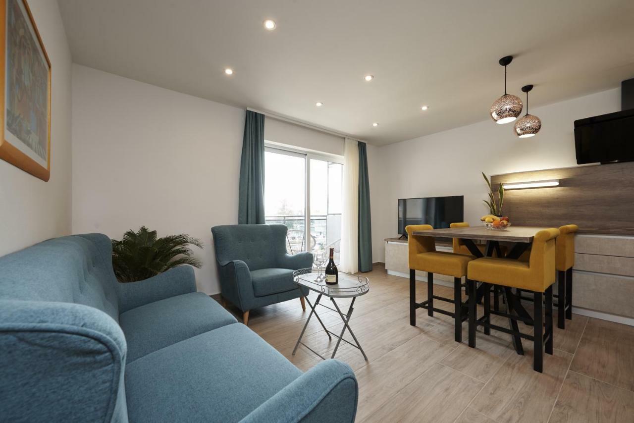 Sunny Side Apartment โตรกีร์ ภายนอก รูปภาพ