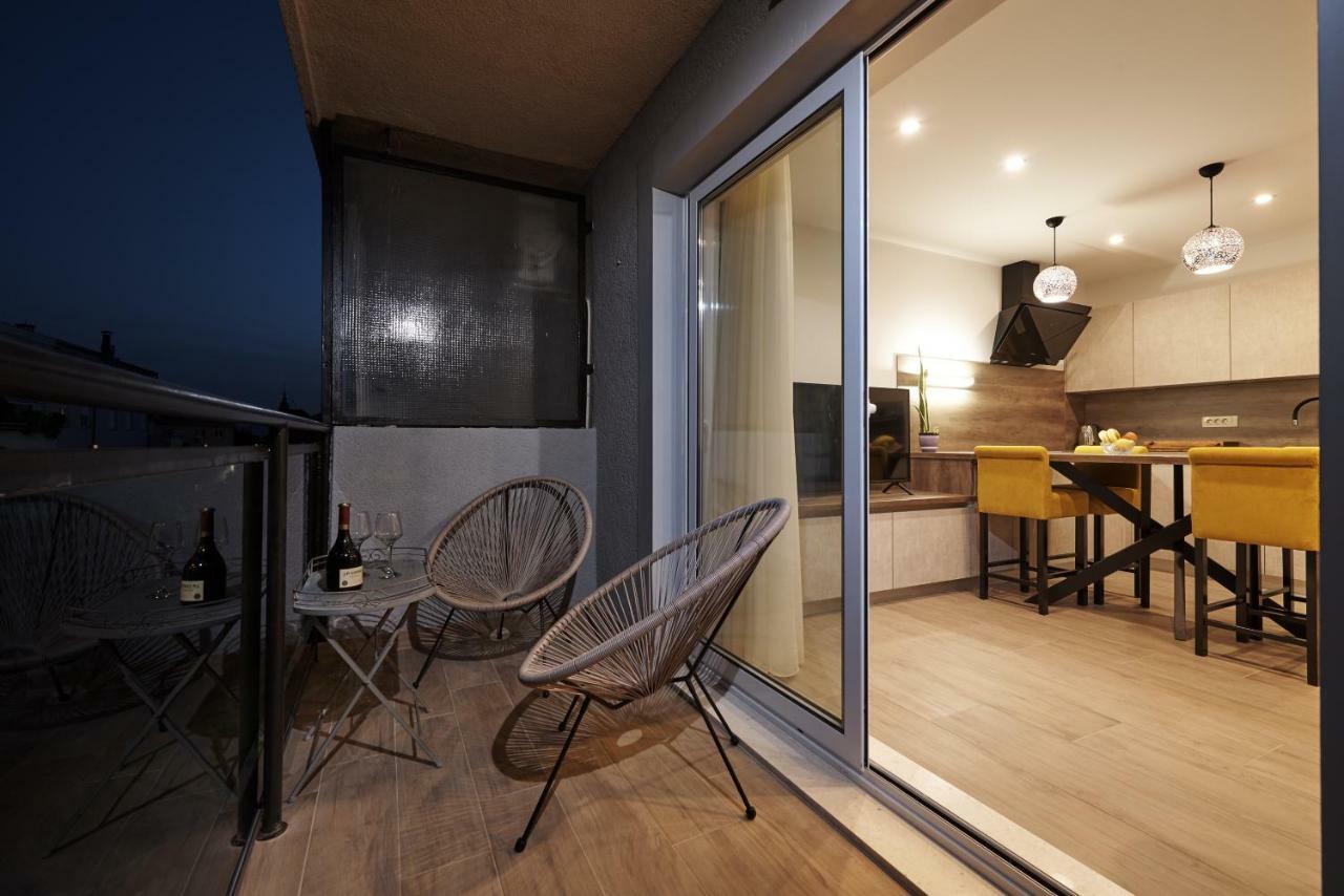 Sunny Side Apartment โตรกีร์ ภายนอก รูปภาพ